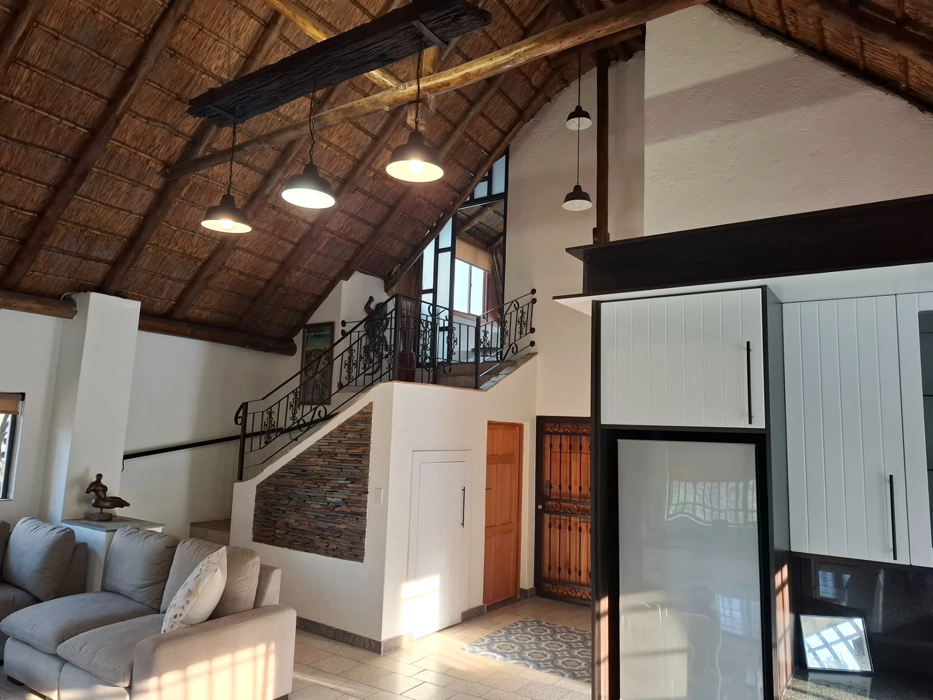 To let, 2 bedroom, 2 bathroom cottage, furnished, undefloor heating...